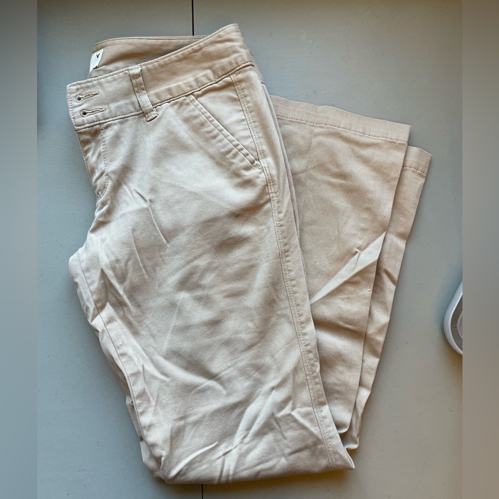 American eagle khaki pants